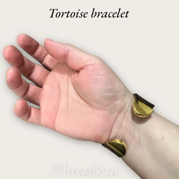 Bundle Sale 3 for $15 | Tortoise Colored Plastic Bracelet - Picture 4 of 10
